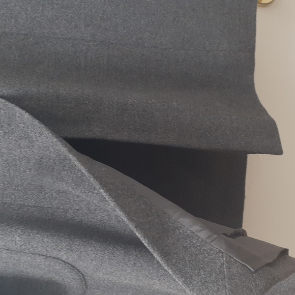 Women's Burberry Coat, Slate Gray, Size 2 - Picture 13 of 13